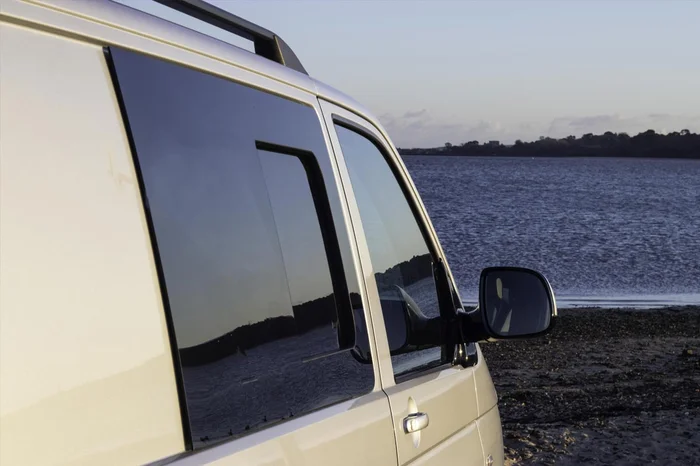Sliding window on a VW T5